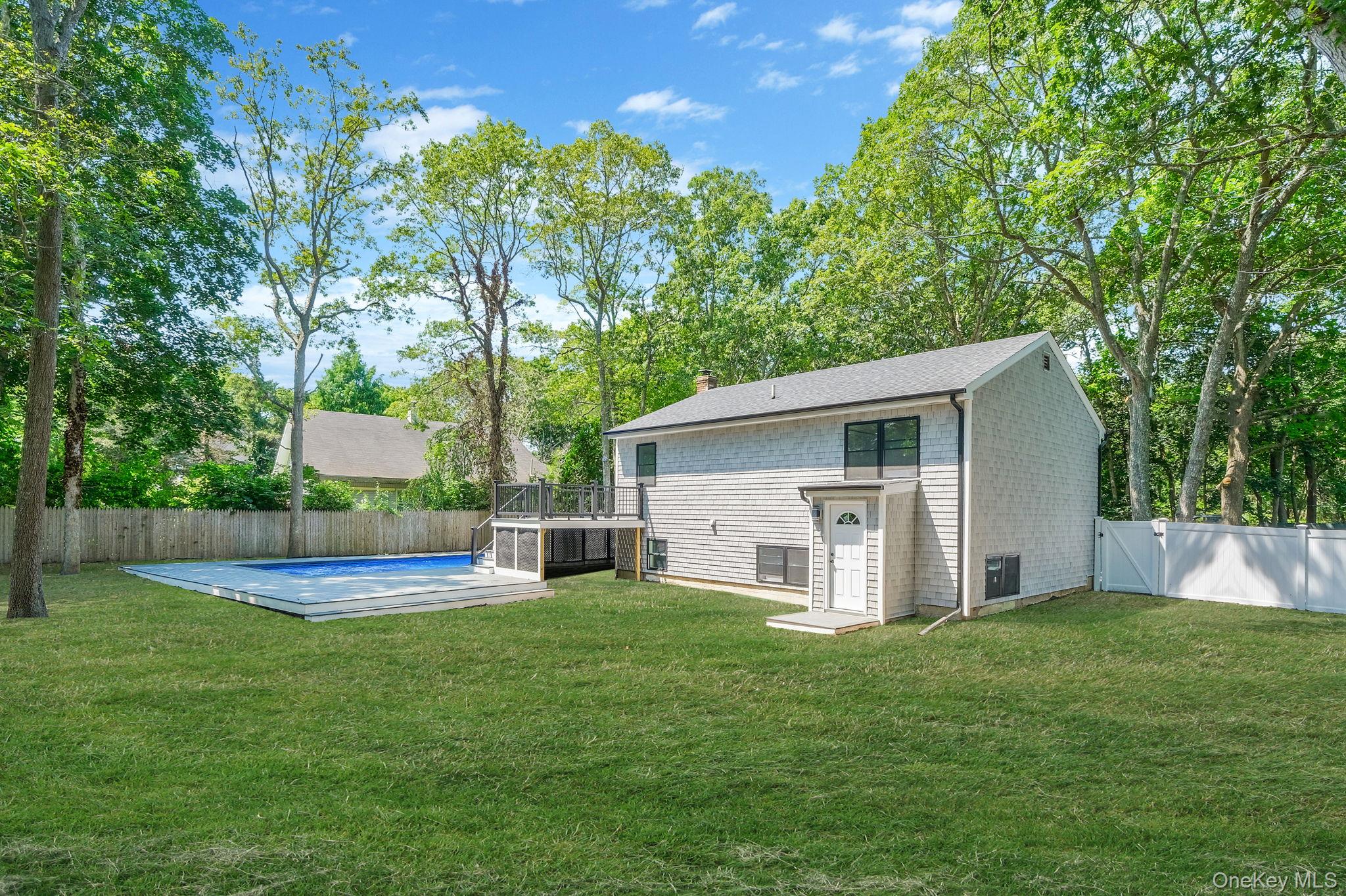 38 Columbia, Westhampton, NY 11977