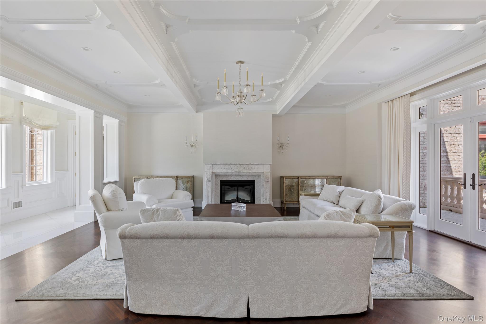 9 Hicks Lane, Sands Point, NY 11050