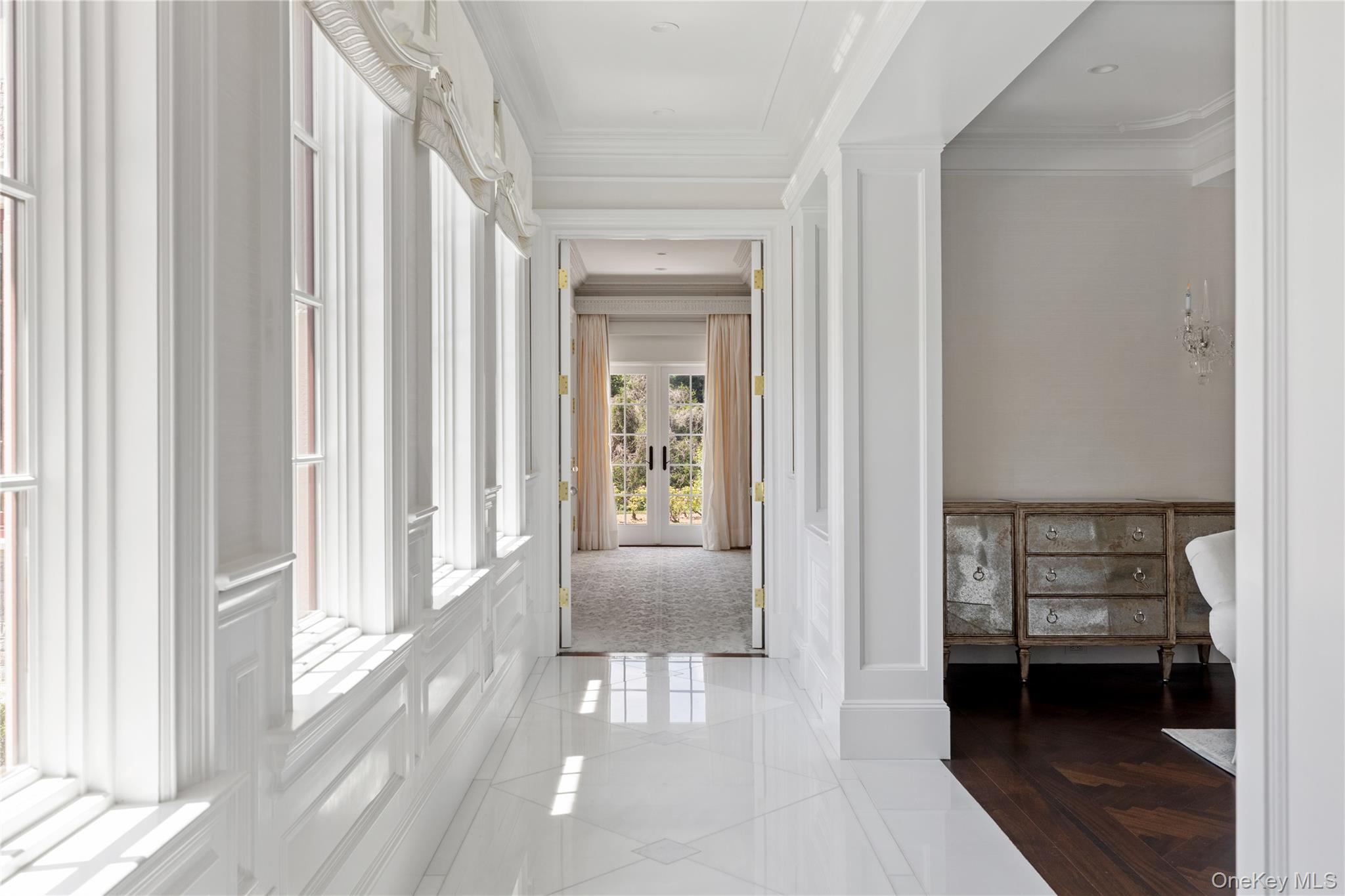 9 Hicks Lane, Sands Point, NY 11050