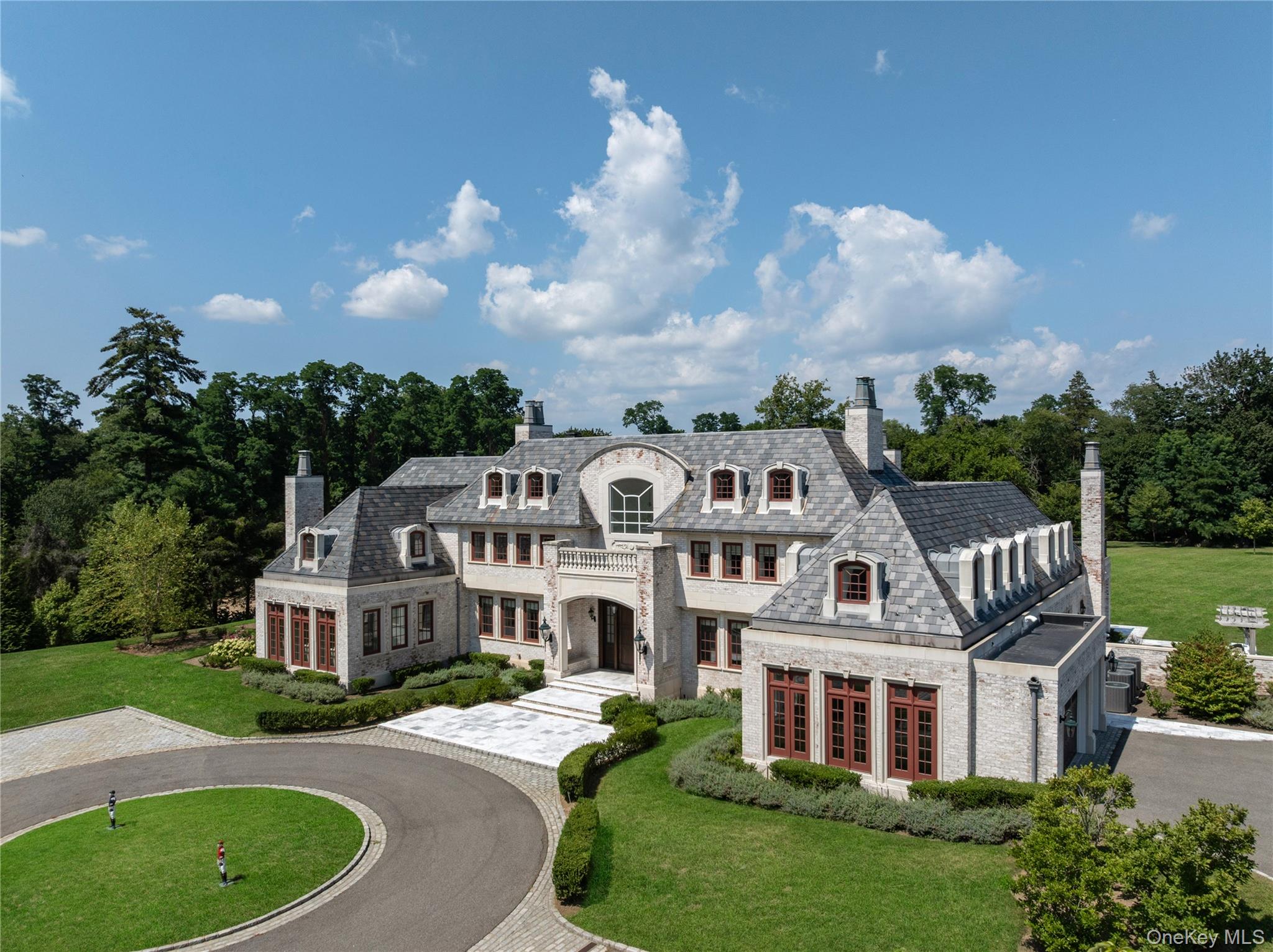 9 Hicks Lane, Sands Point, NY 11050