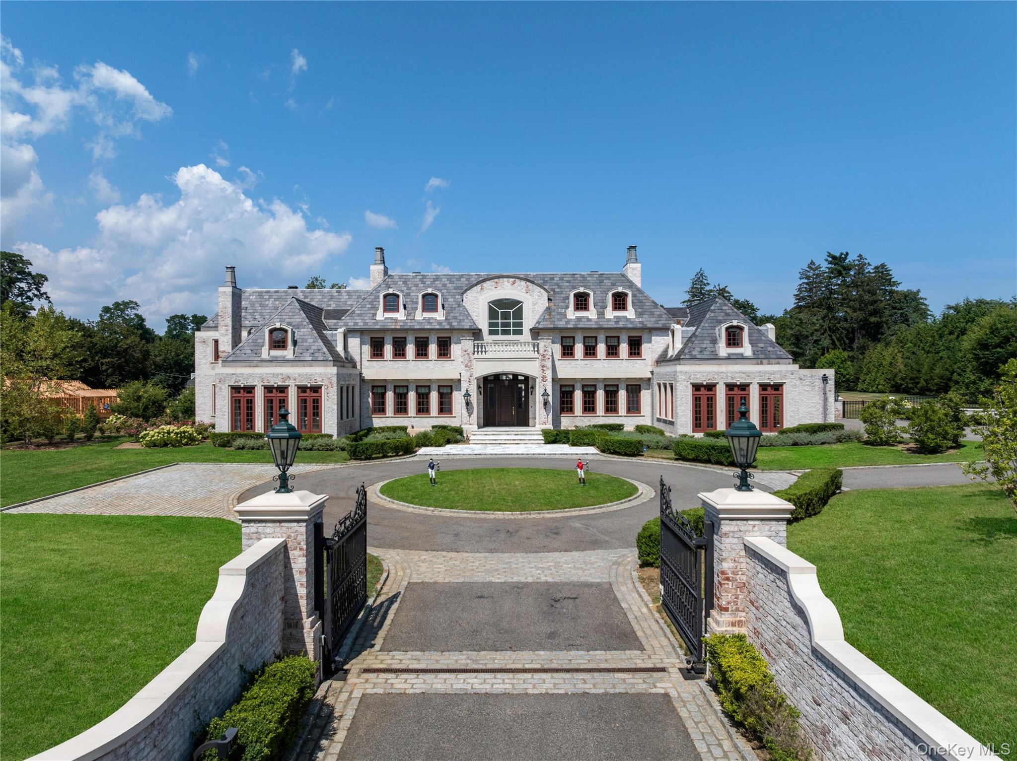 9 Hicks Lane, Sands Point, NY 11050