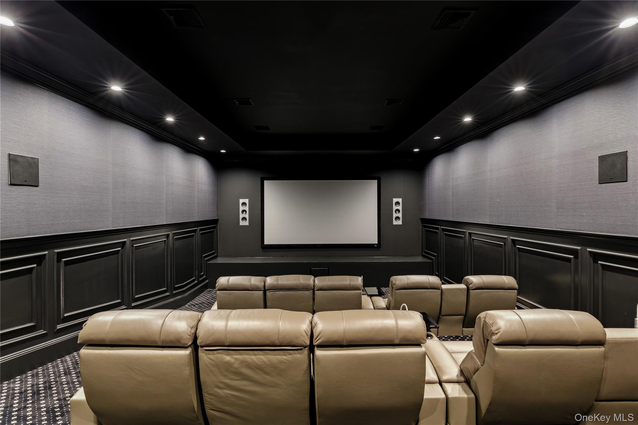 9 Hicks Lane, Sands Point, NY 11050