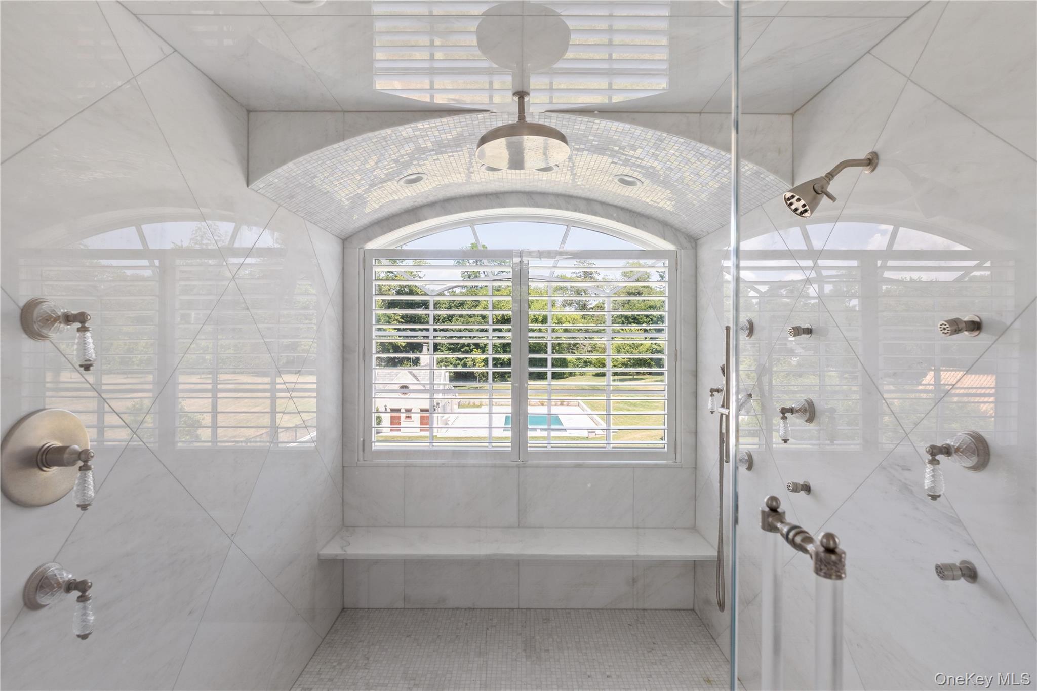 9 Hicks Lane, Sands Point, NY 11050