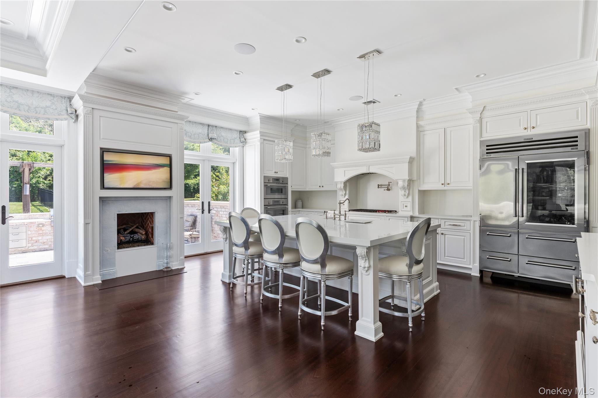 9 Hicks Lane, Sands Point, NY 11050