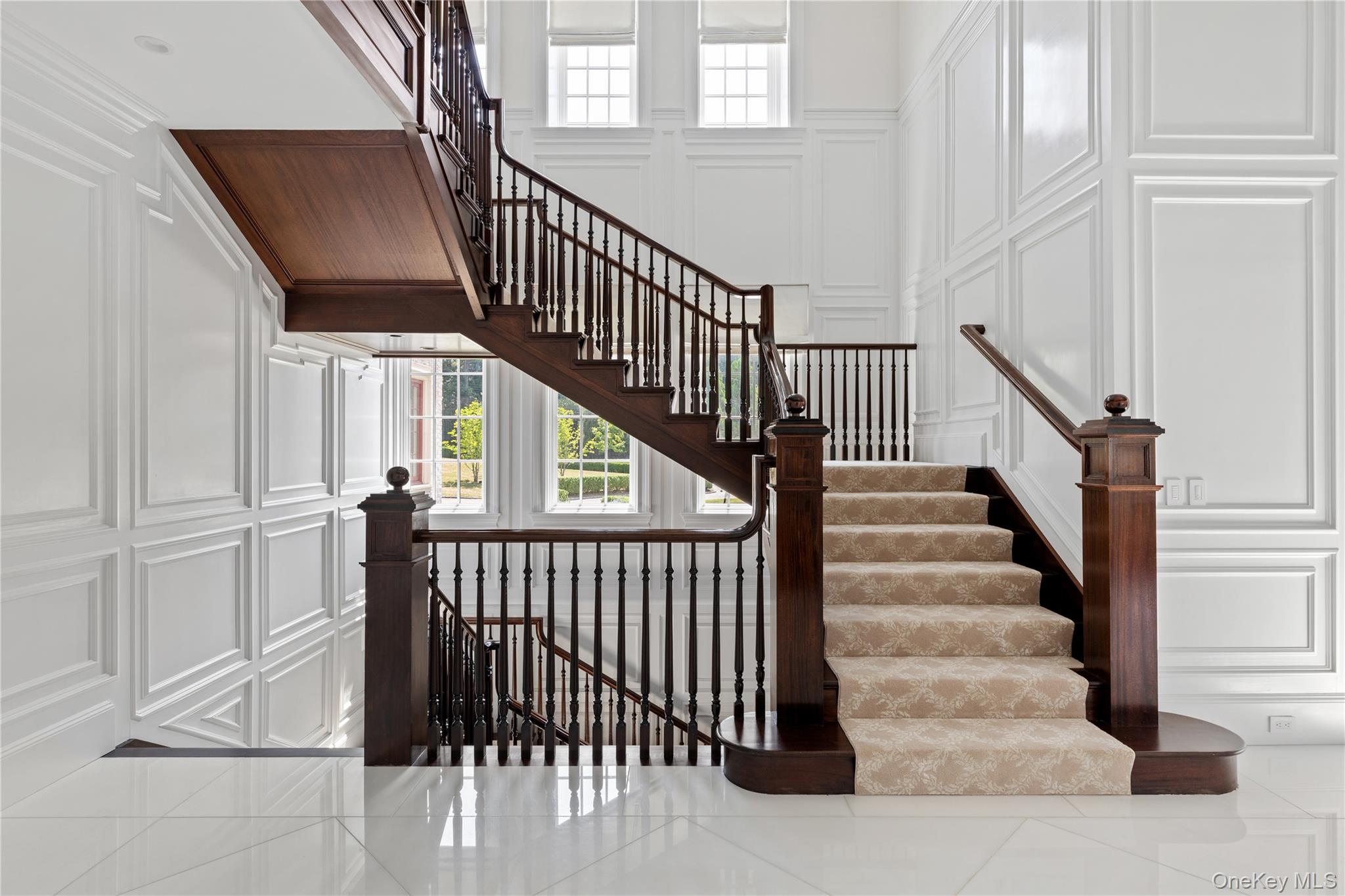 9 Hicks Lane, Sands Point, NY 11050