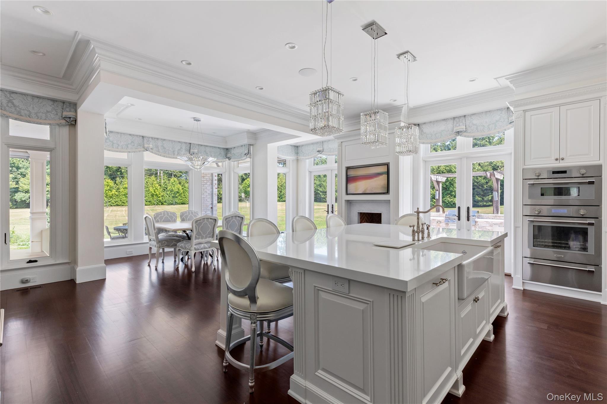 9 Hicks Lane, Sands Point, NY 11050