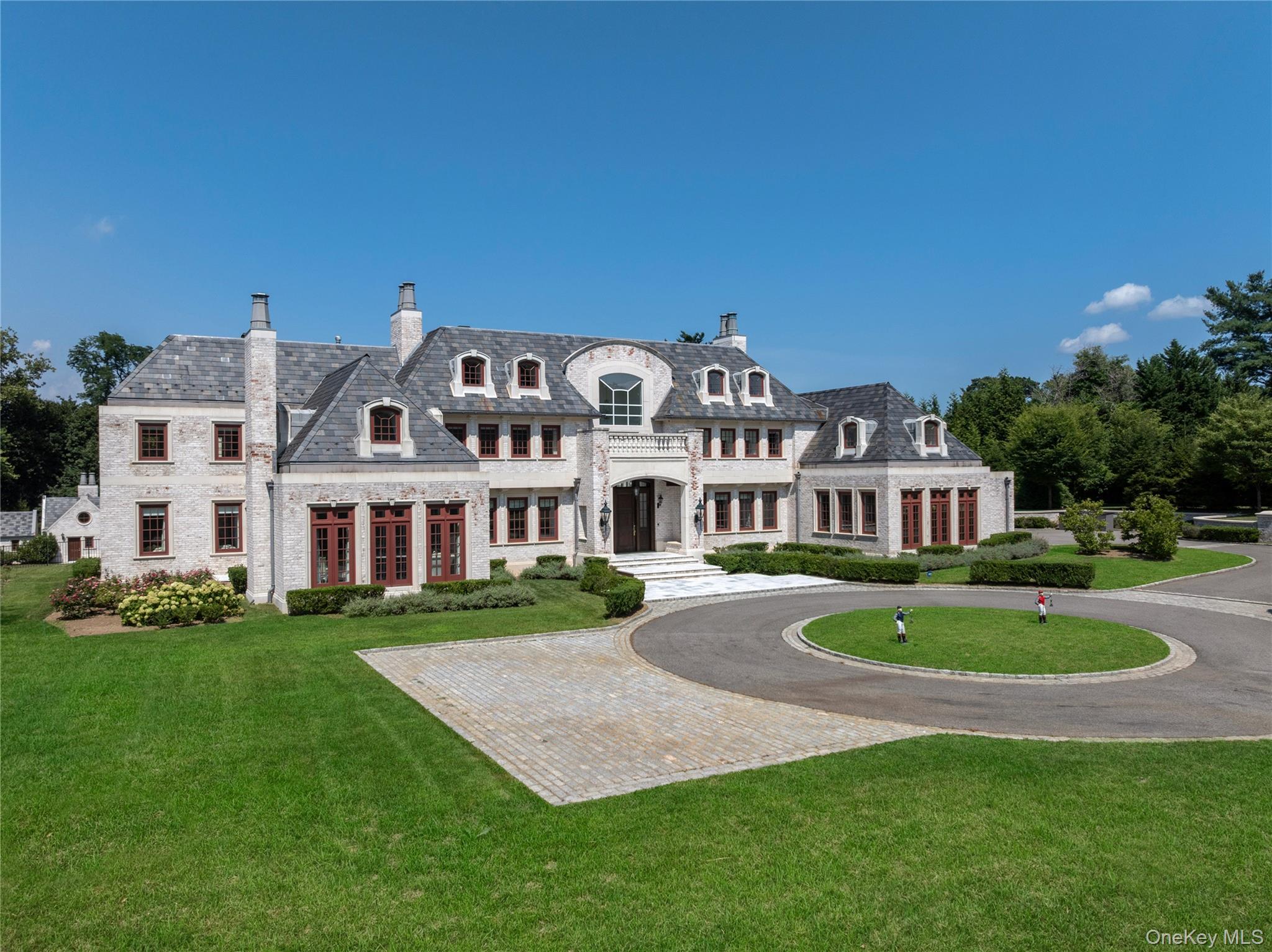 9 Hicks Lane, Sands Point, NY 11050