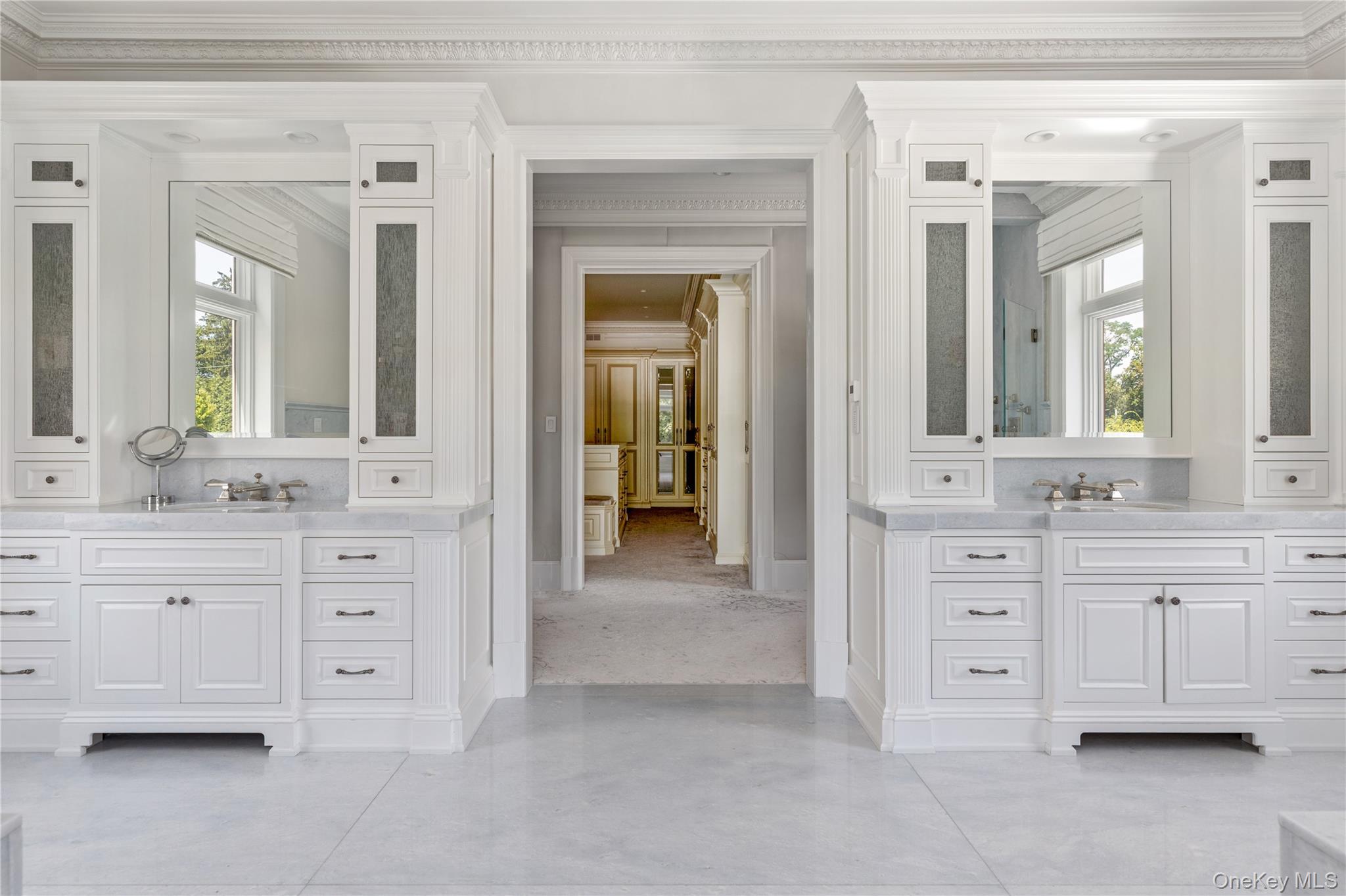 9 Hicks Lane, Sands Point, NY 11050