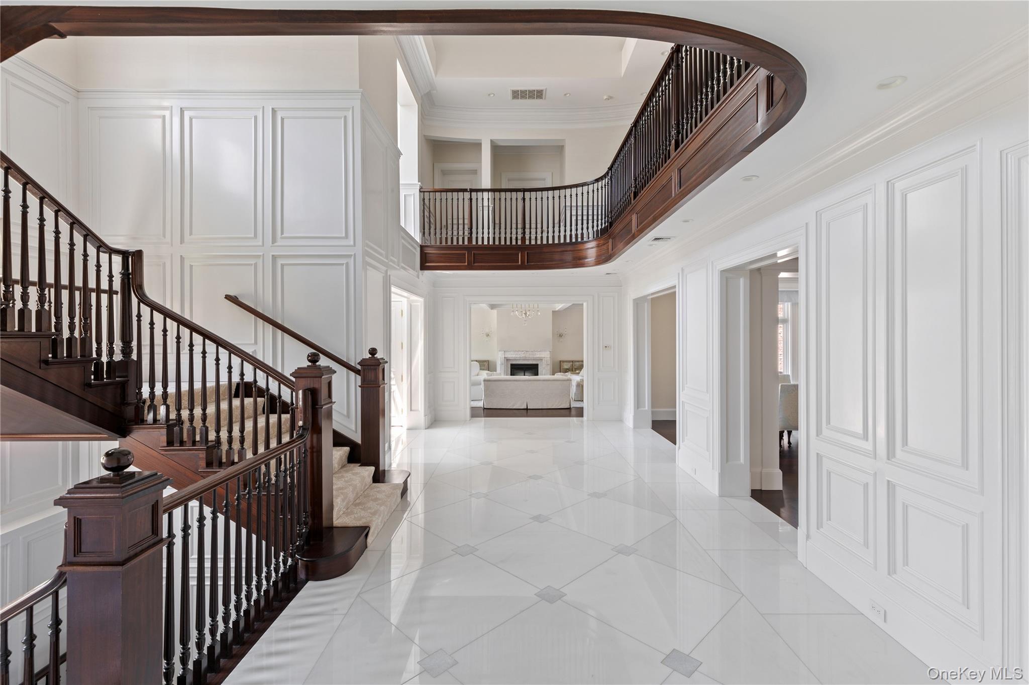 9 Hicks Lane, Sands Point, NY 11050