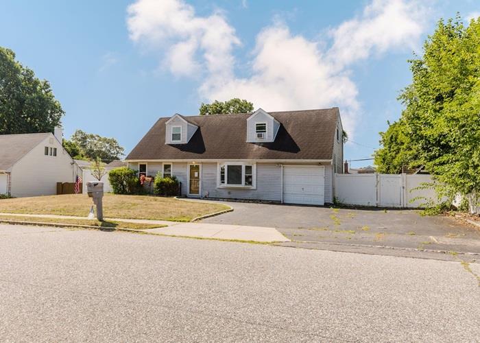 42 Clymer Street, Port Jefferson Station, NY 11776