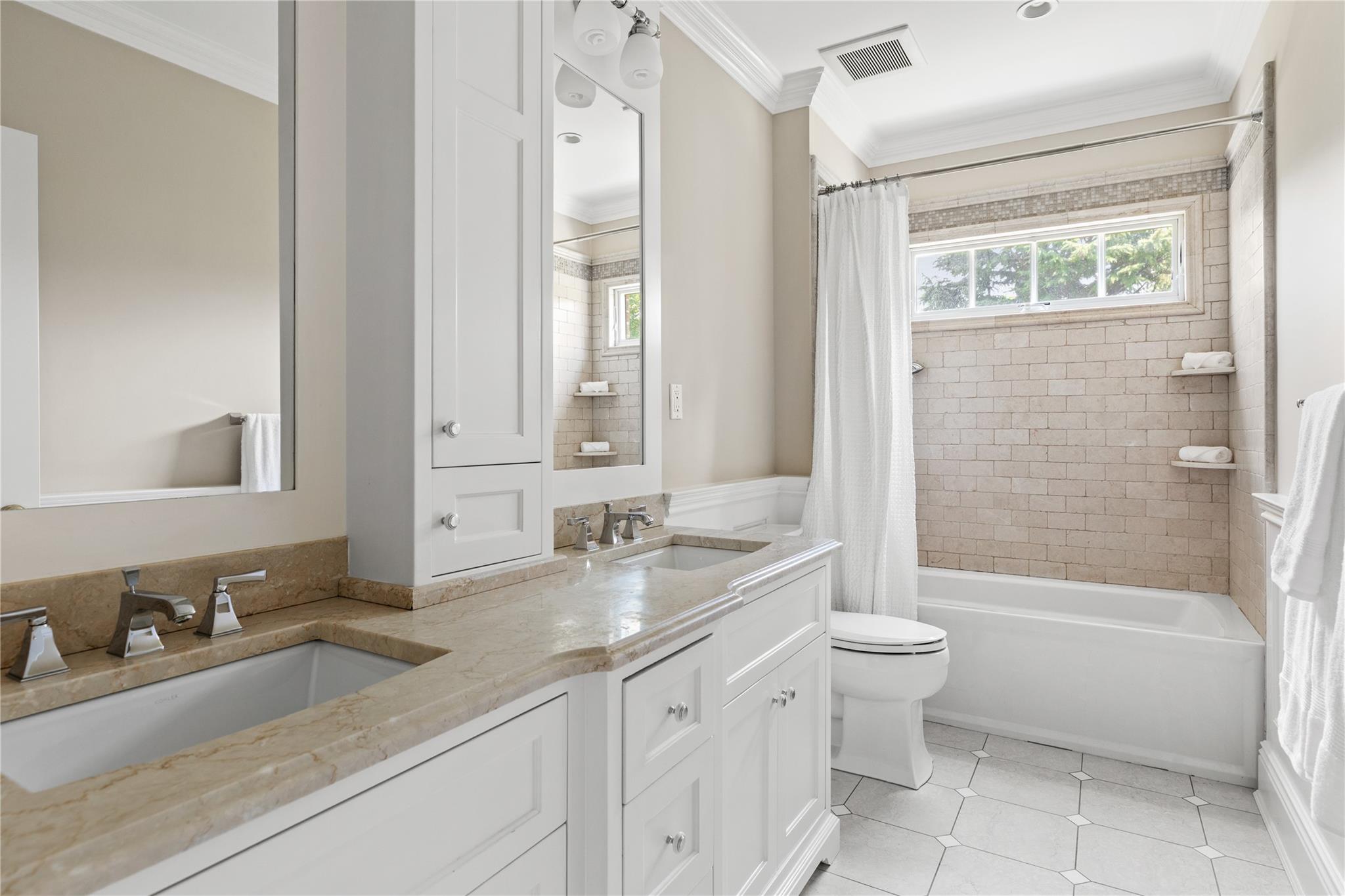 27 Hemlock Road, Manhasset, NY 11030