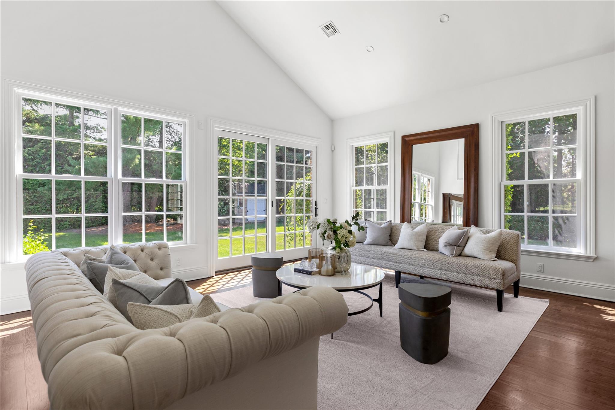 27 Hemlock Road, Manhasset, NY 11030