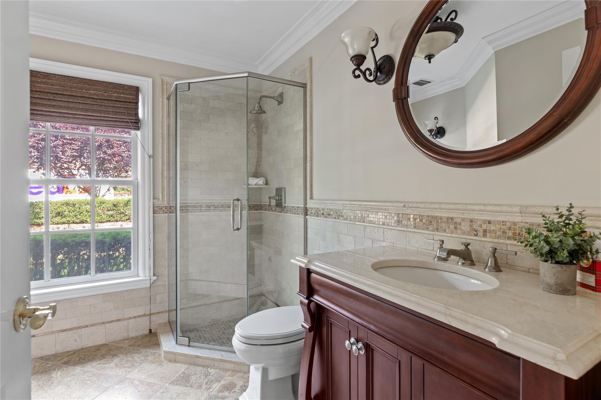 27 Hemlock Road, Manhasset, NY 11030