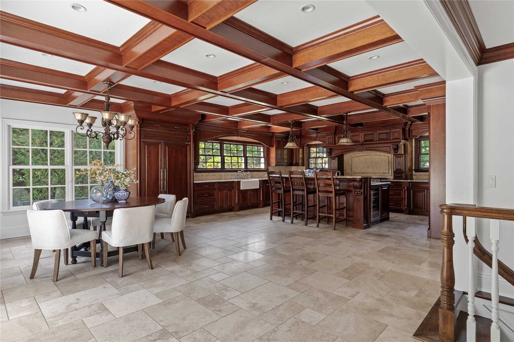 27 Hemlock Road, Manhasset, NY 11030