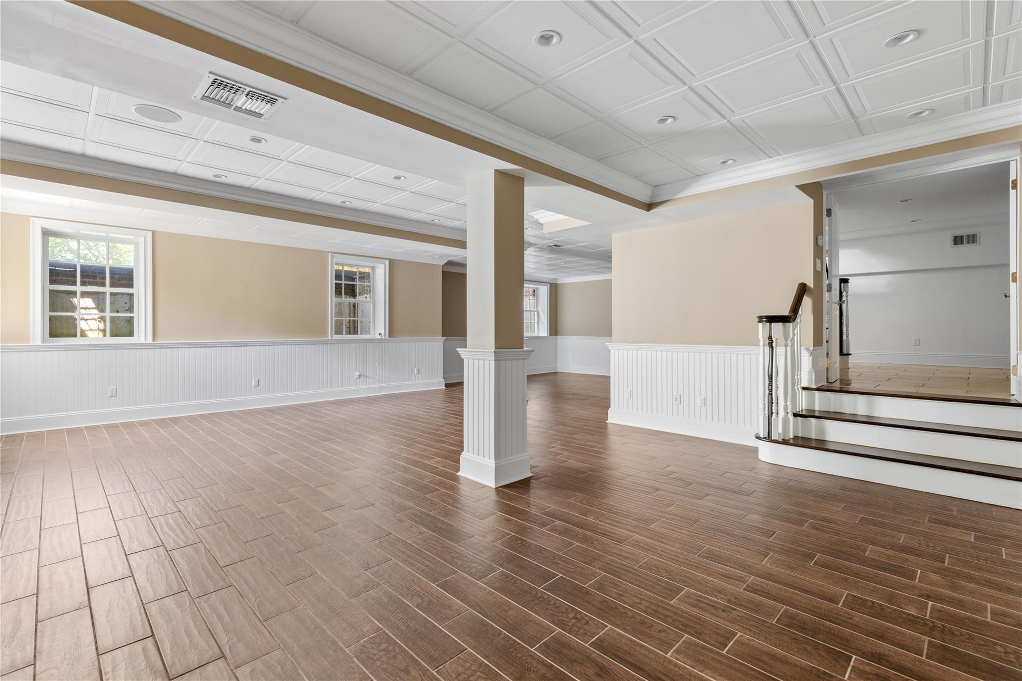 27 Hemlock Road, Manhasset, NY 11030