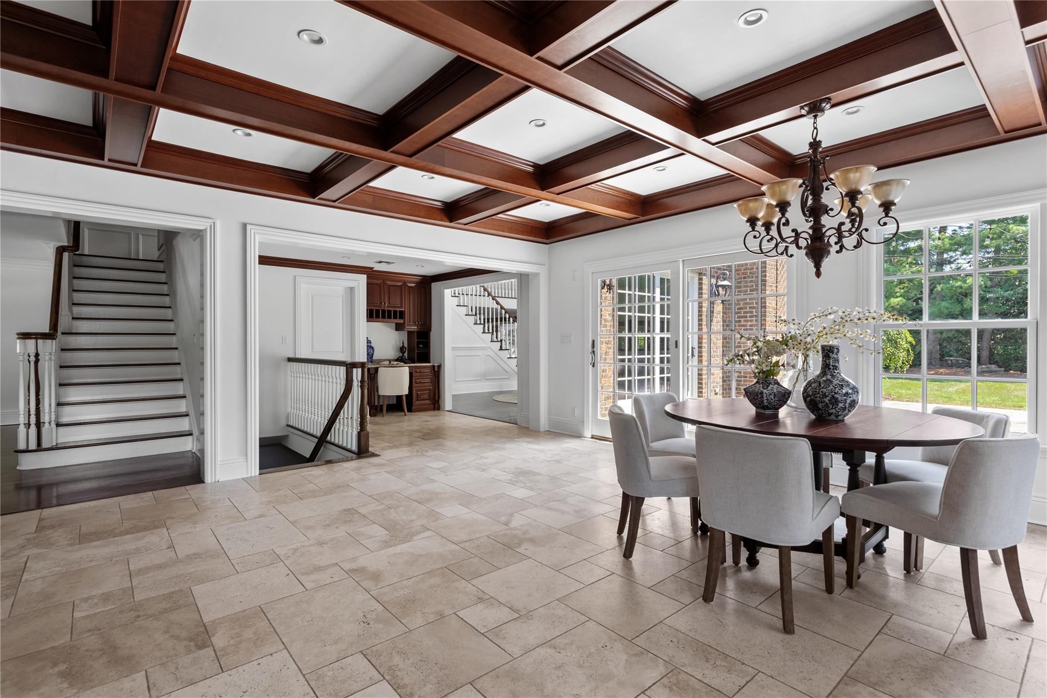 27 Hemlock Road, Manhasset, NY 11030