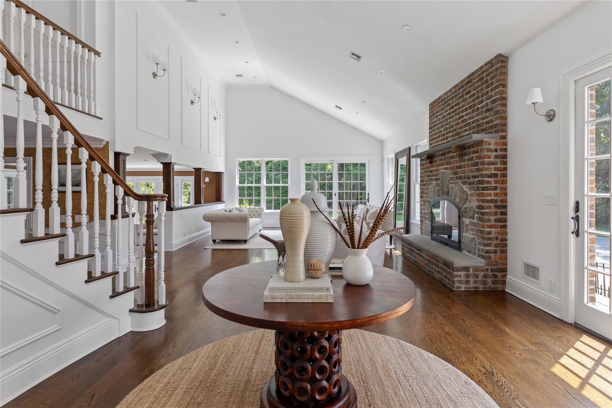 27 Hemlock Road, Manhasset, NY 11030