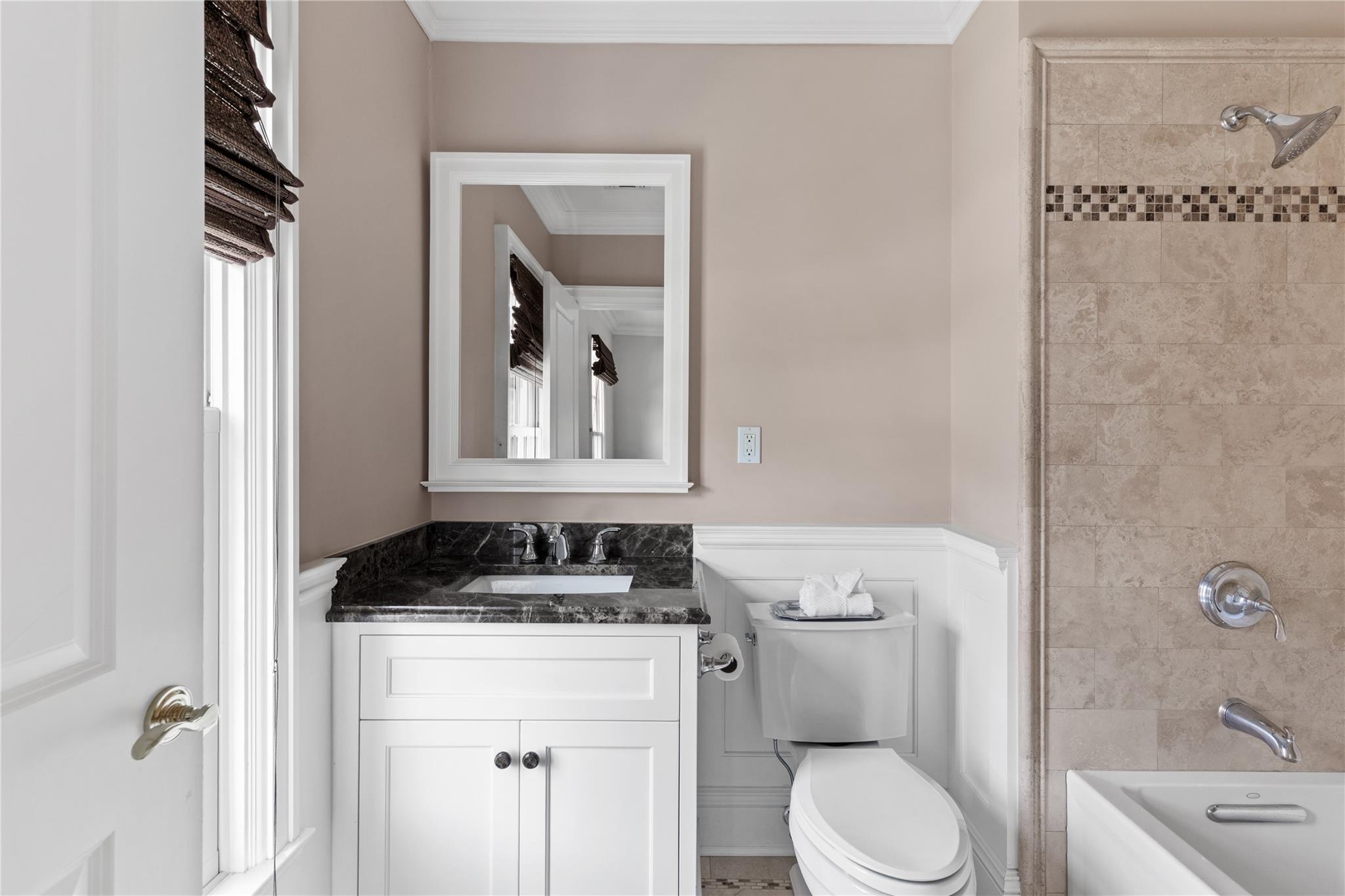 27 Hemlock Road, Manhasset, NY 11030