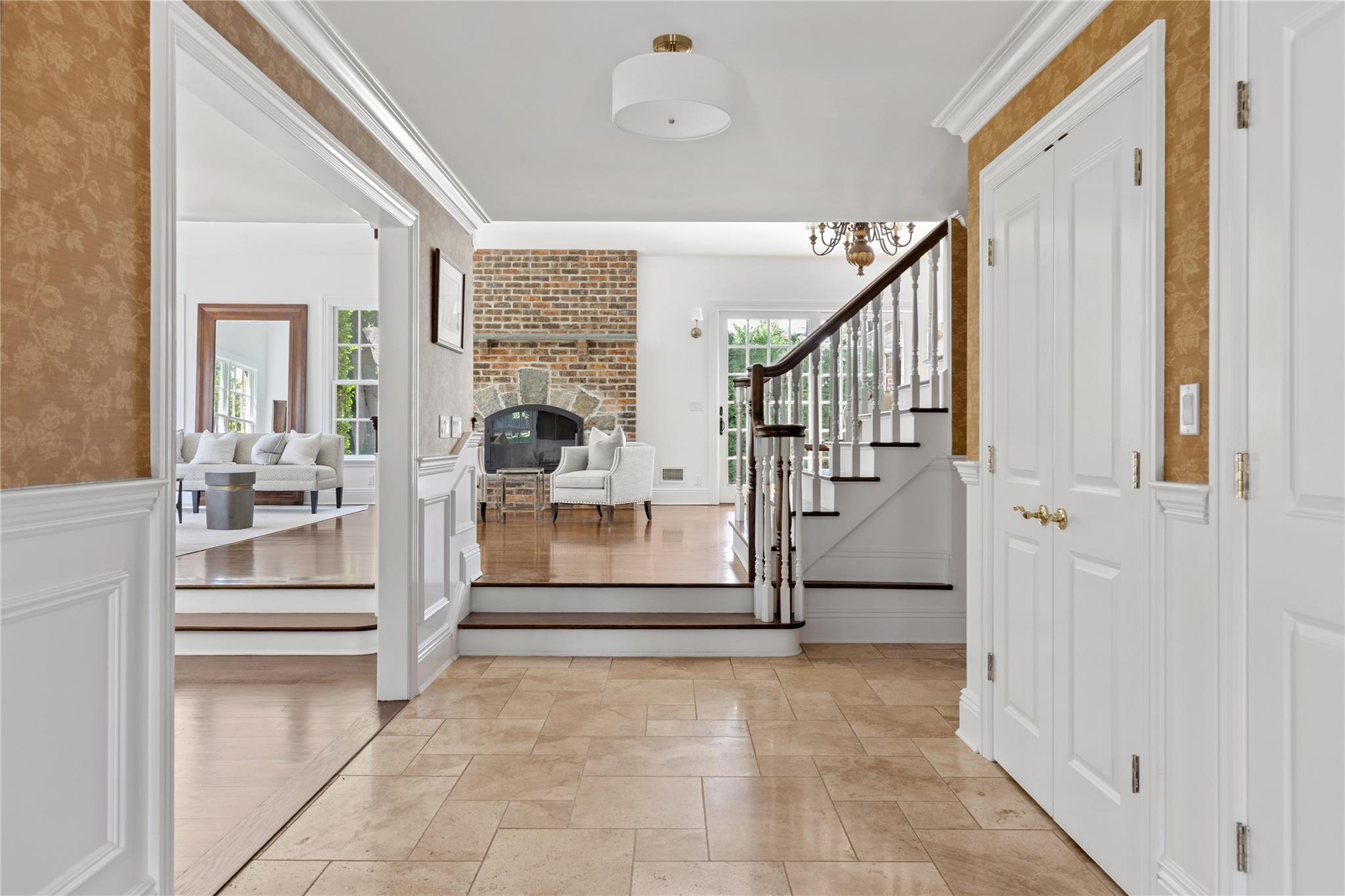 27 Hemlock Road, Manhasset, NY 11030