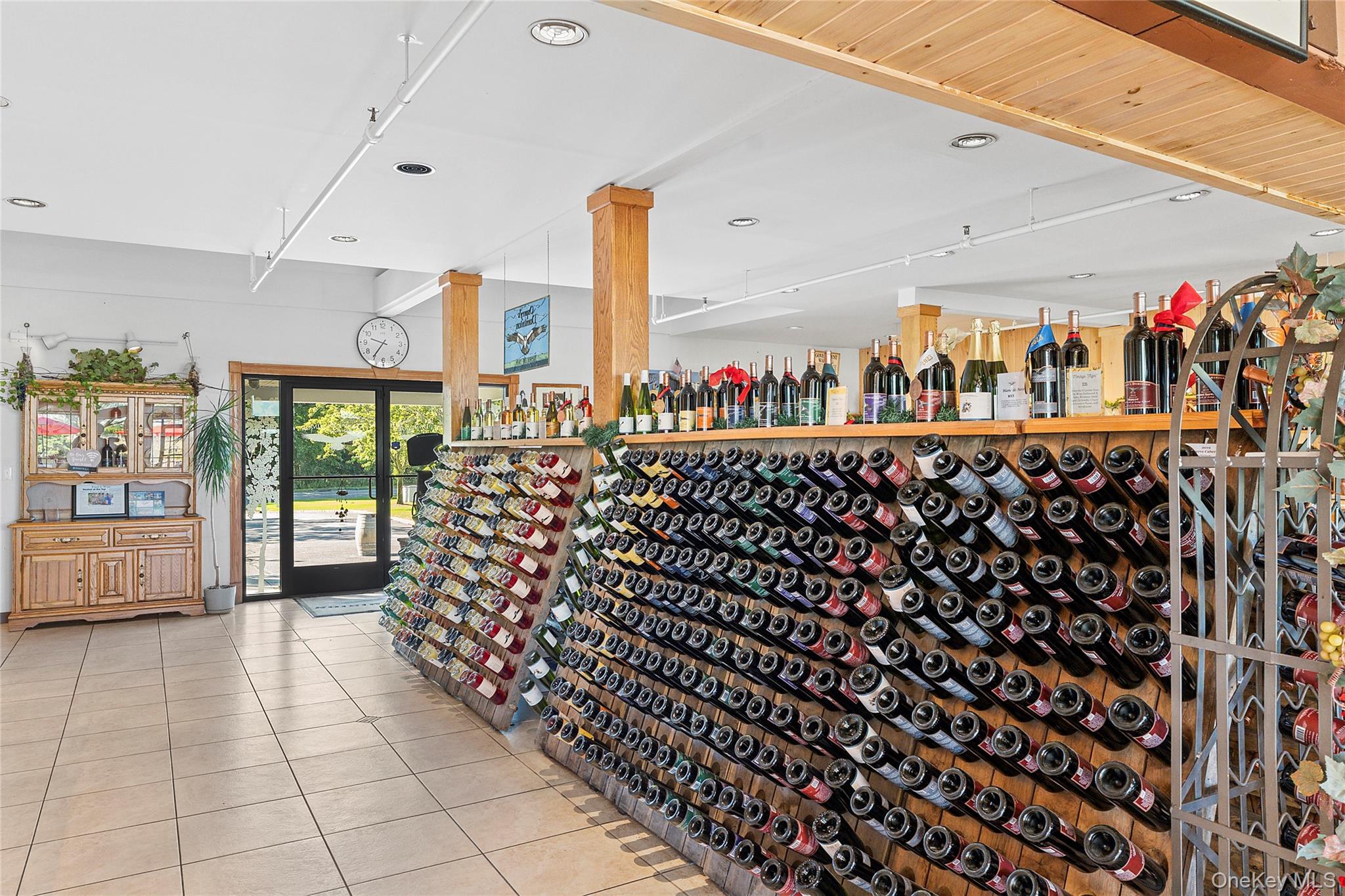 44075 Route 25, Peconic, NY 11971