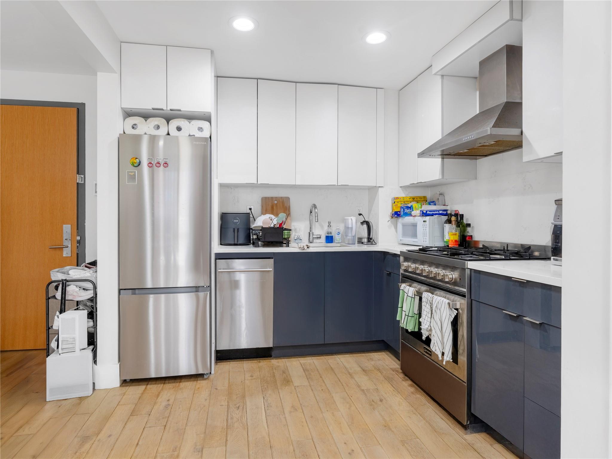 2705 41st Avenue # 5D, Long Island City, NY 11101