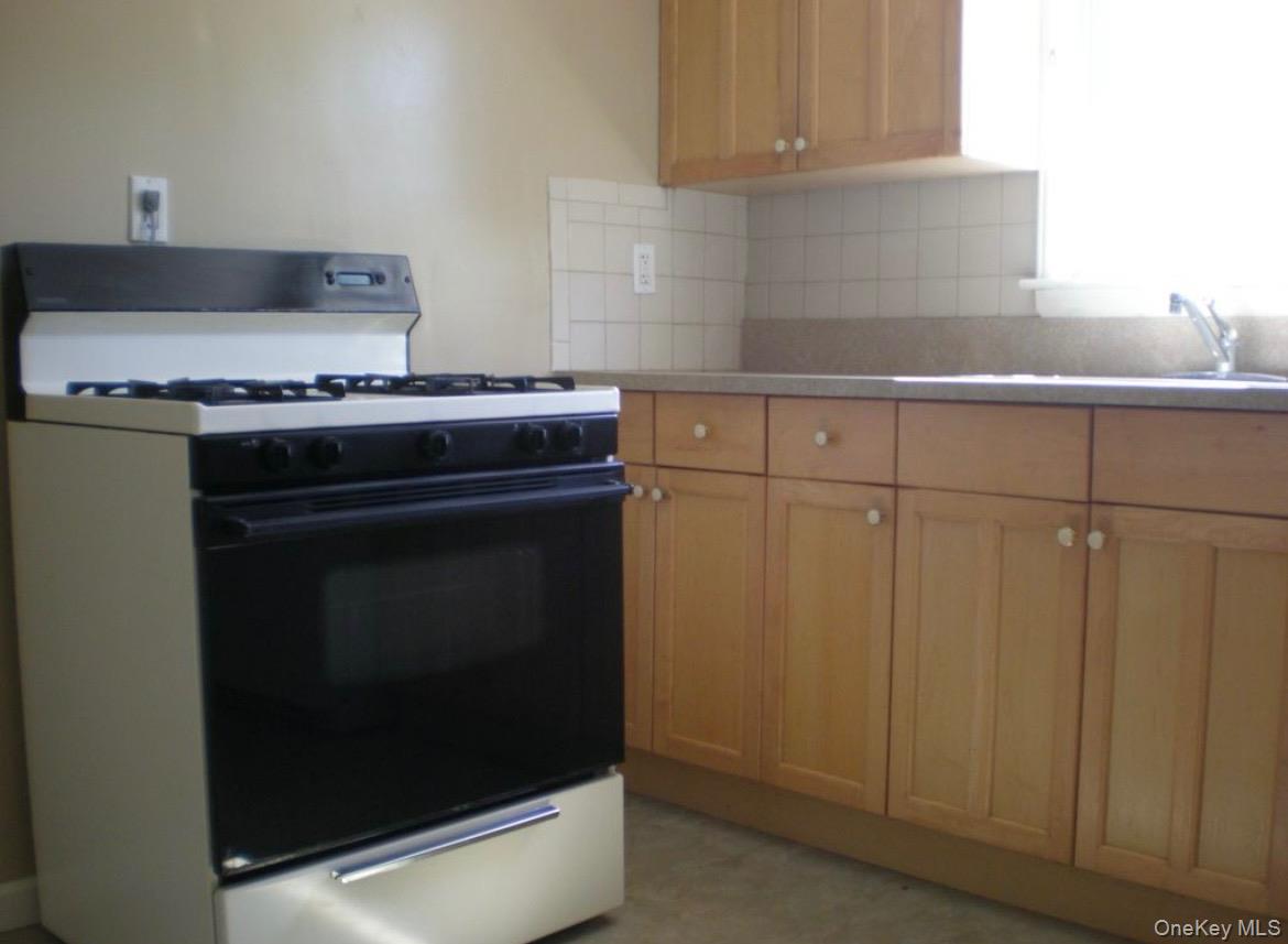 44 Jefferson Avenue, Lynbrook, NY 11563