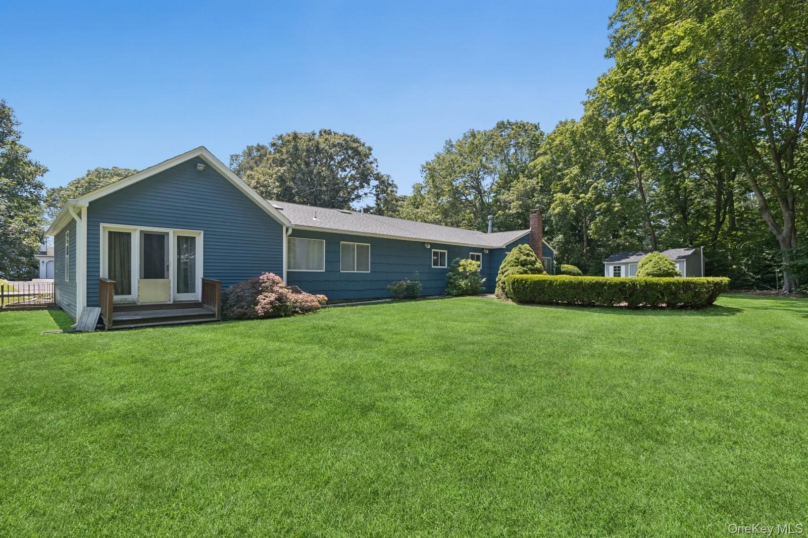 7 Fuller Drive, Ridge, NY 11961