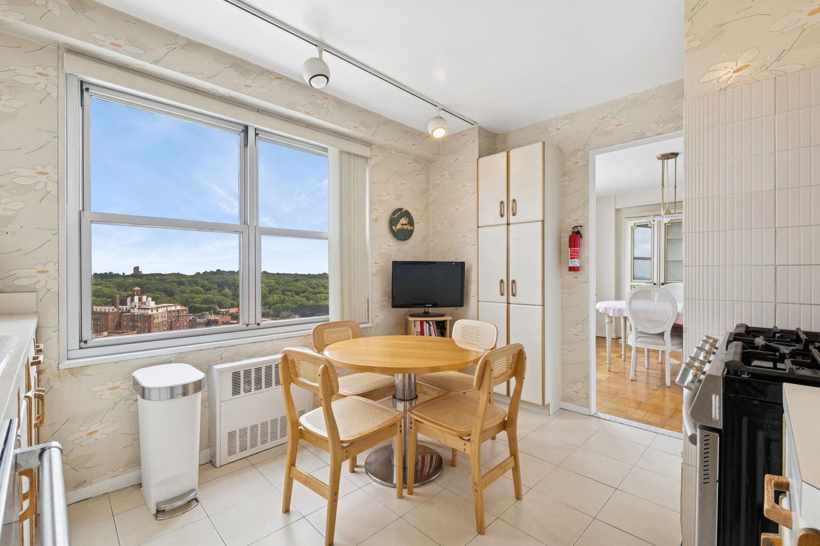 11011 Queens Boulevard # 20B, Forest Hills, NY 11375