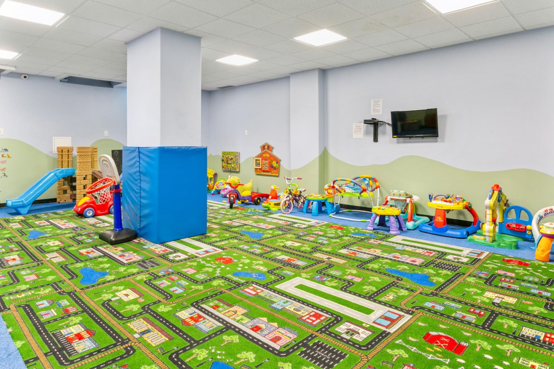 11011 Queens Boulevard # 20B, Forest Hills, NY 11375