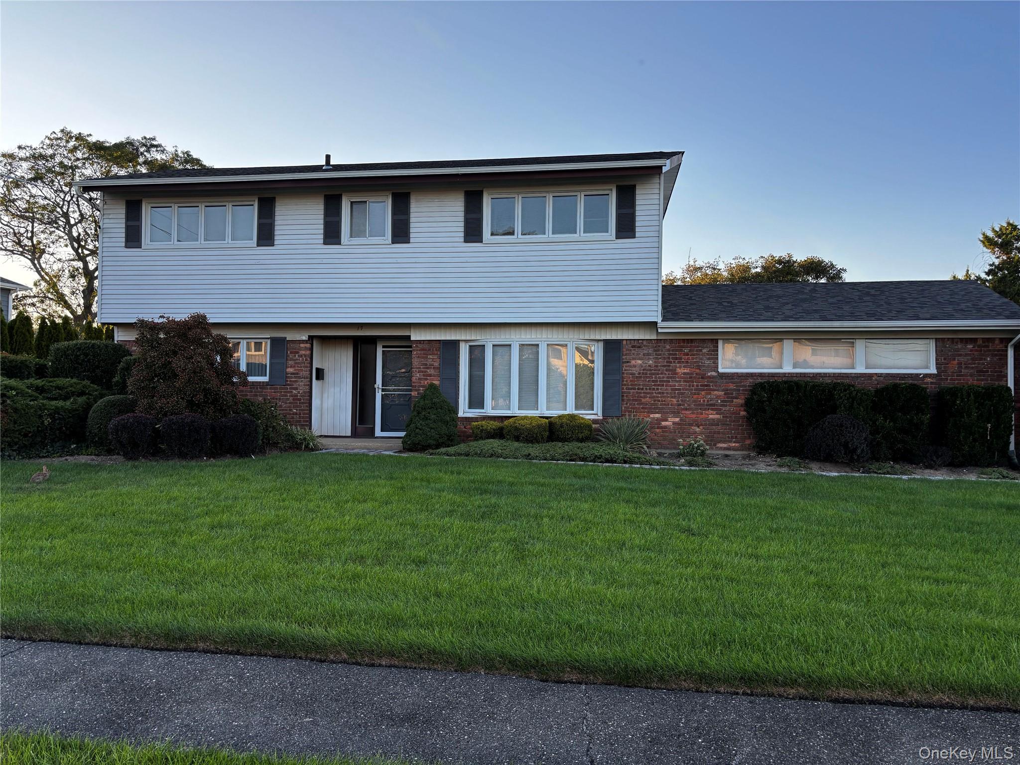 17 Shelley Drive, Massapequa, NY 11758