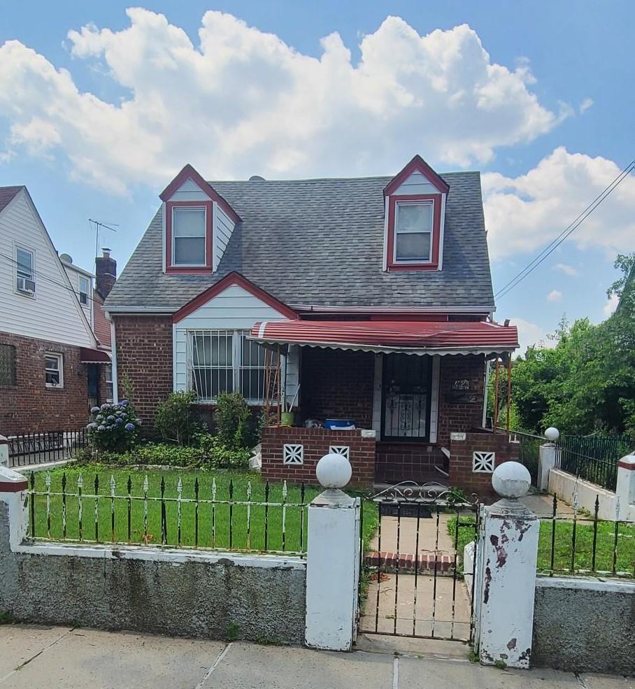114-42 204th Street, Saint Albans, NY 11412