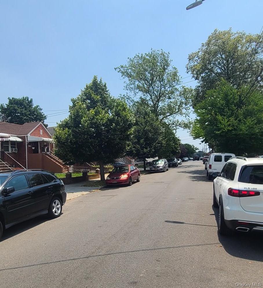 114-42 204th Street, Saint Albans, NY 11412