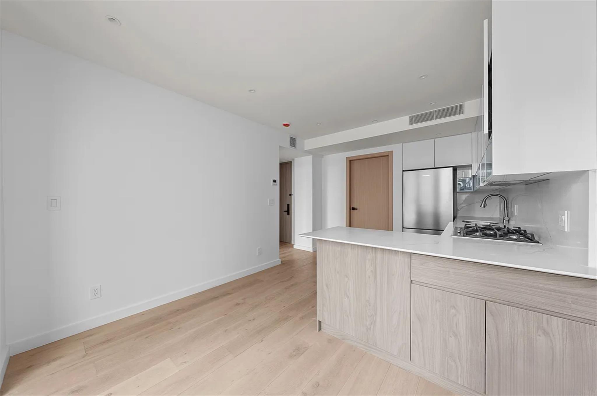 4262 Hunter Street # 4B, Long Island City, NY 11101