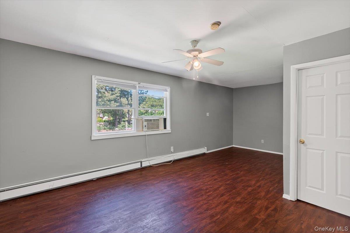 18 Sugarbush Lane, Coram, NY 11727