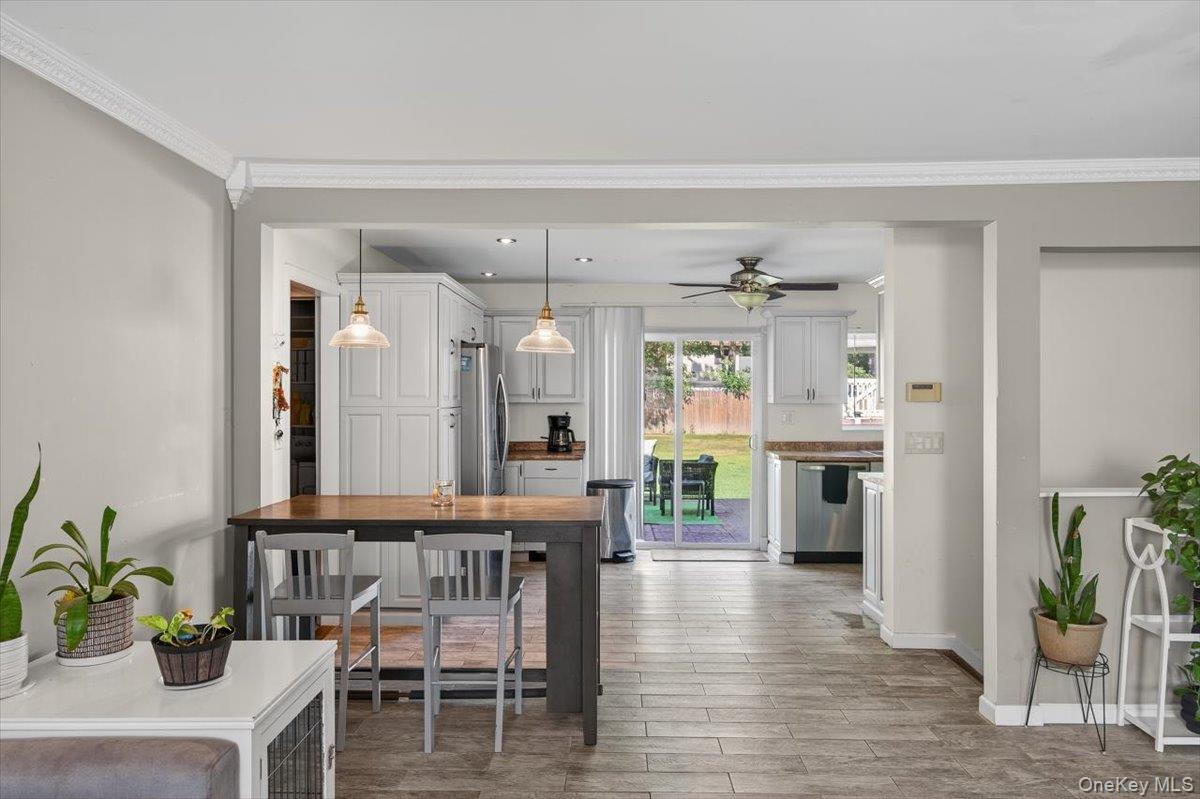 18 Sugarbush Lane, Coram, NY 11727