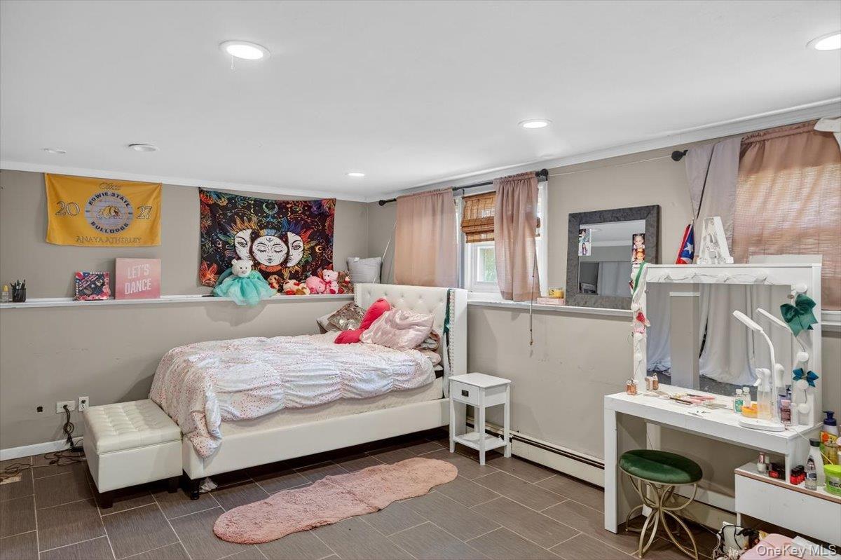 18 Sugarbush Lane, Coram, NY 11727