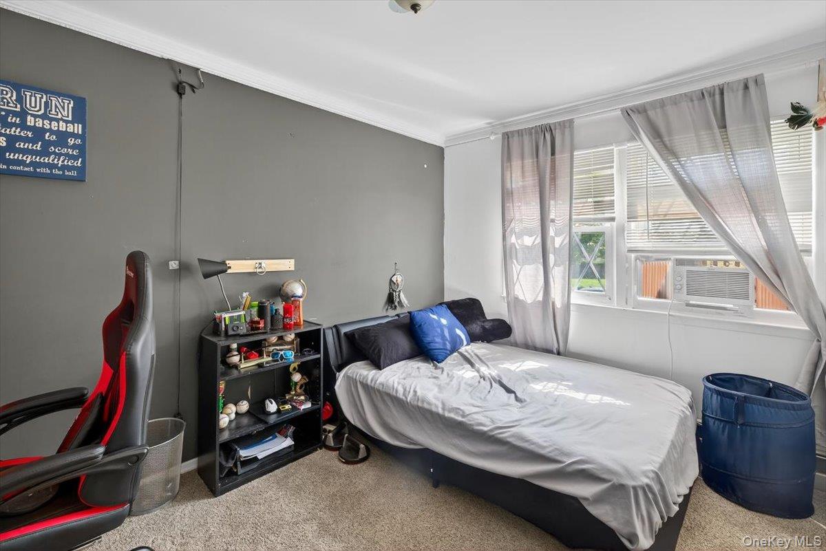 18 Sugarbush Lane, Coram, NY 11727