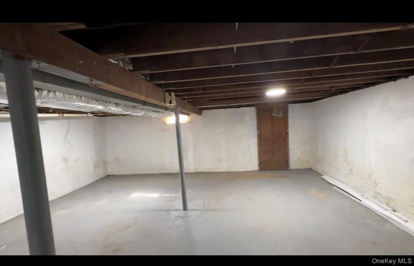 32 Penndale Drive, Amityville, NY 11701