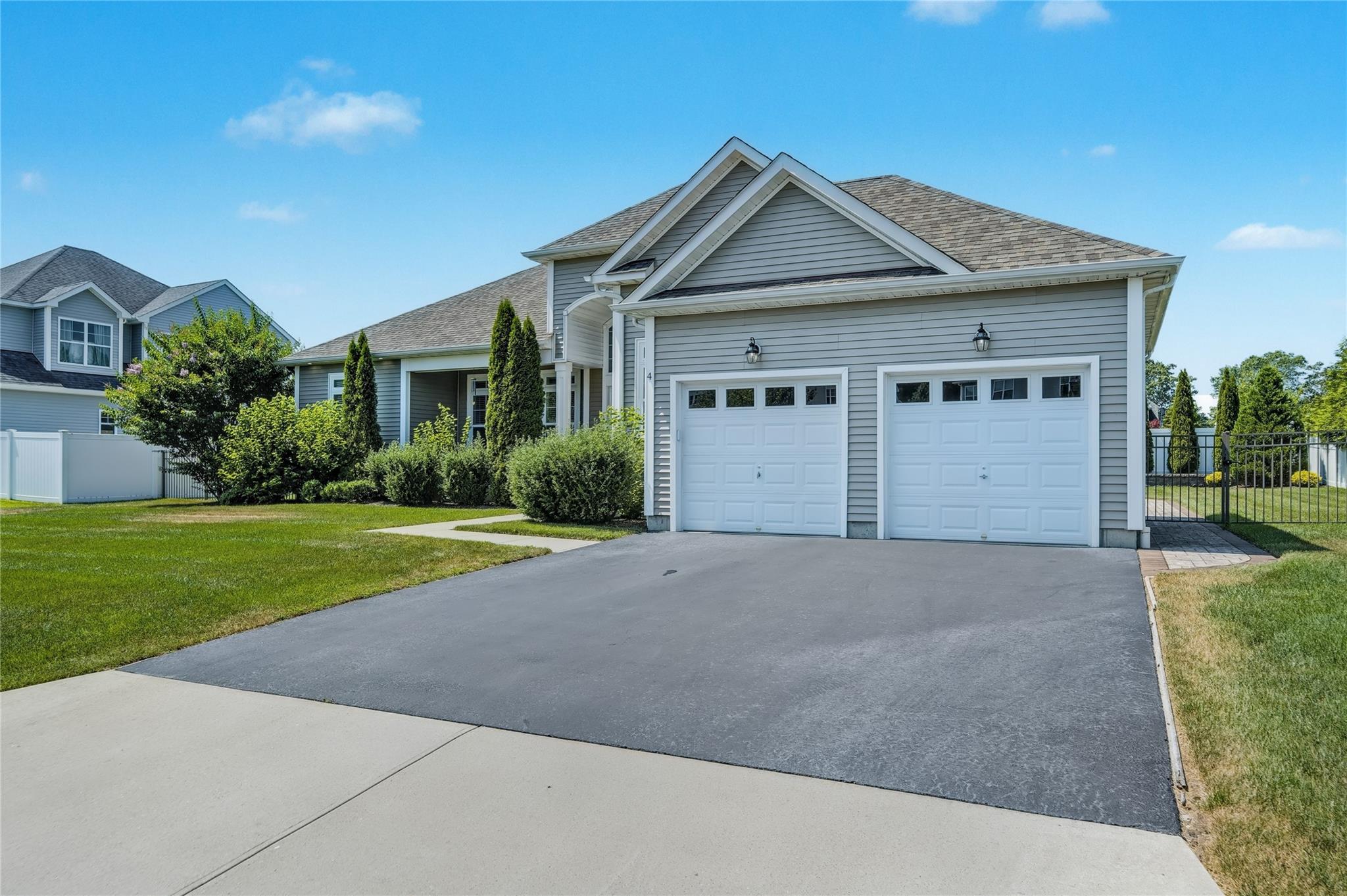 4 Lilac Lane, Ridge, NY 11961