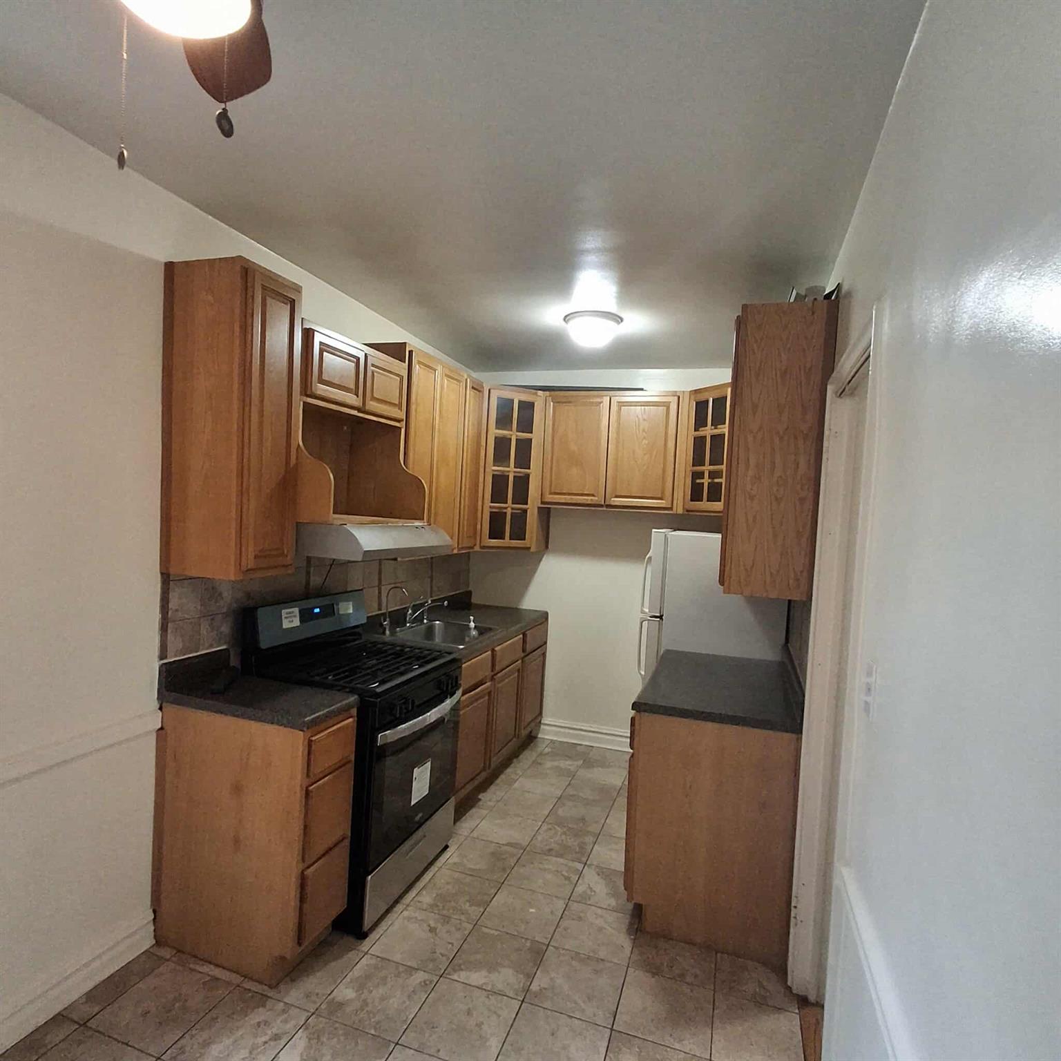 61-41 Saunders Street # B49, Rego Park, NY 11374