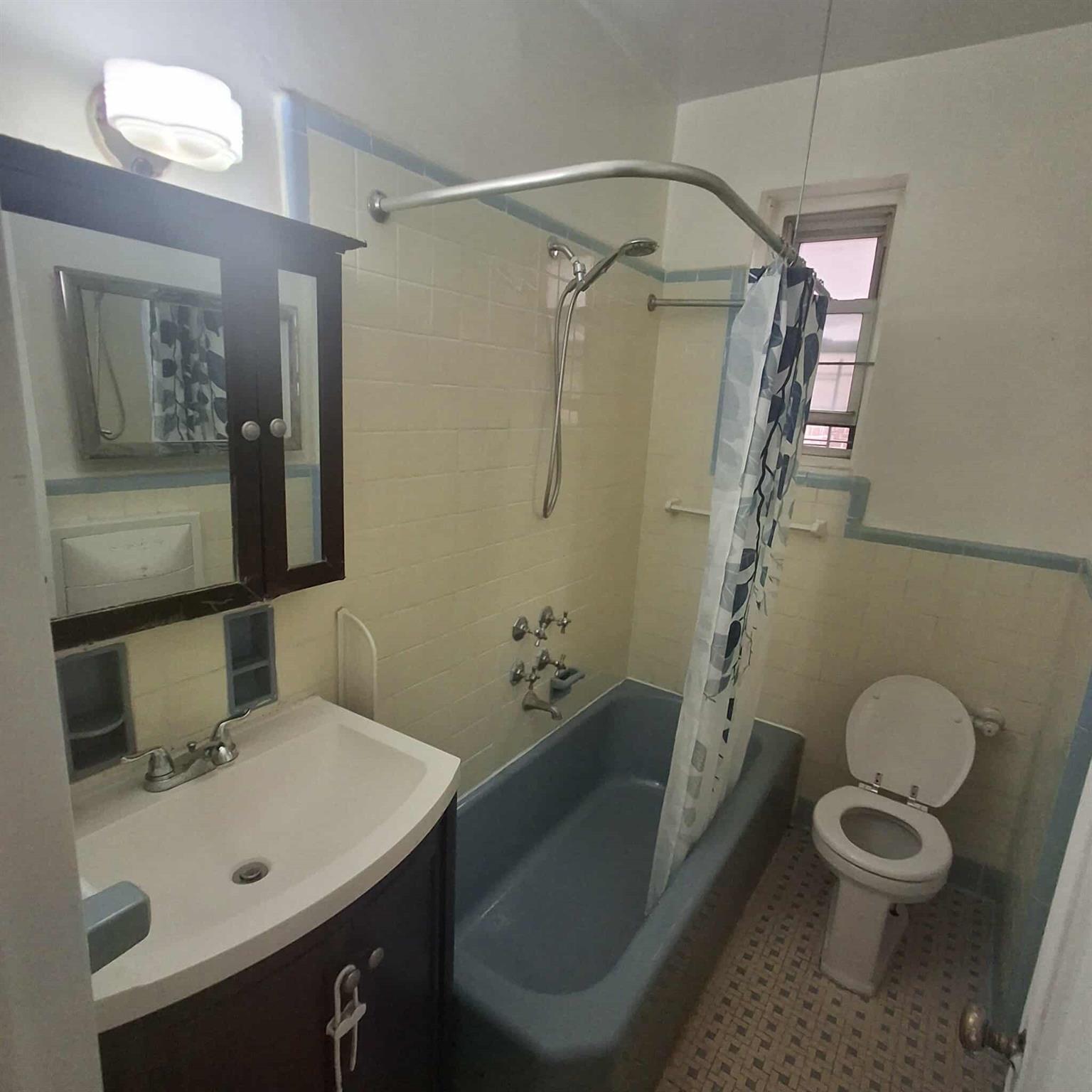 61-41 Saunders Street # B49, Rego Park, NY 11374