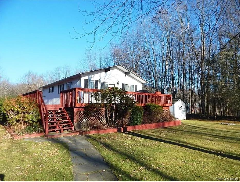 21 Harvard Square Road, Woodridge, NY 12789
