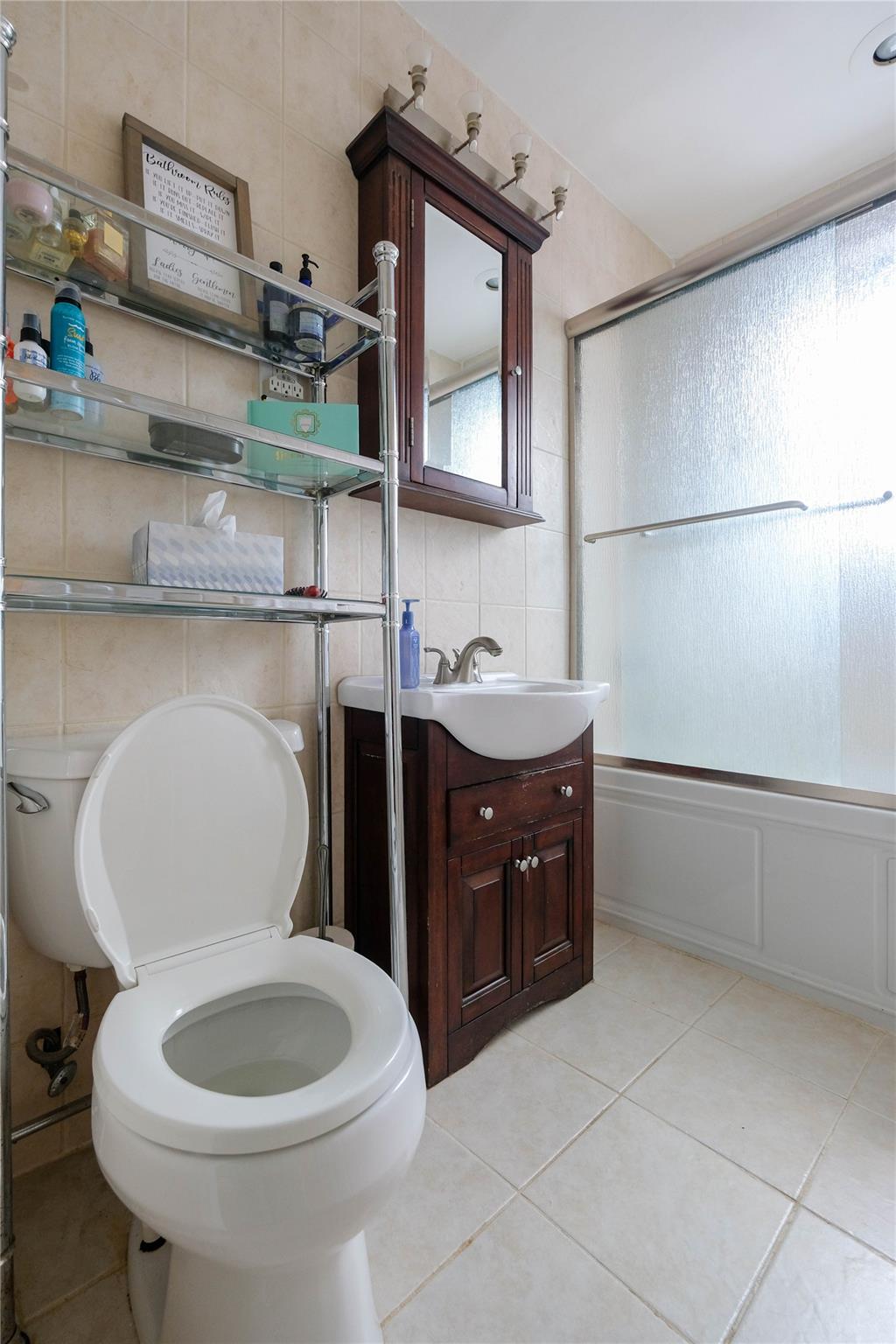 320 Atlantic Avenue # B4, East Rockaway, NY 11518