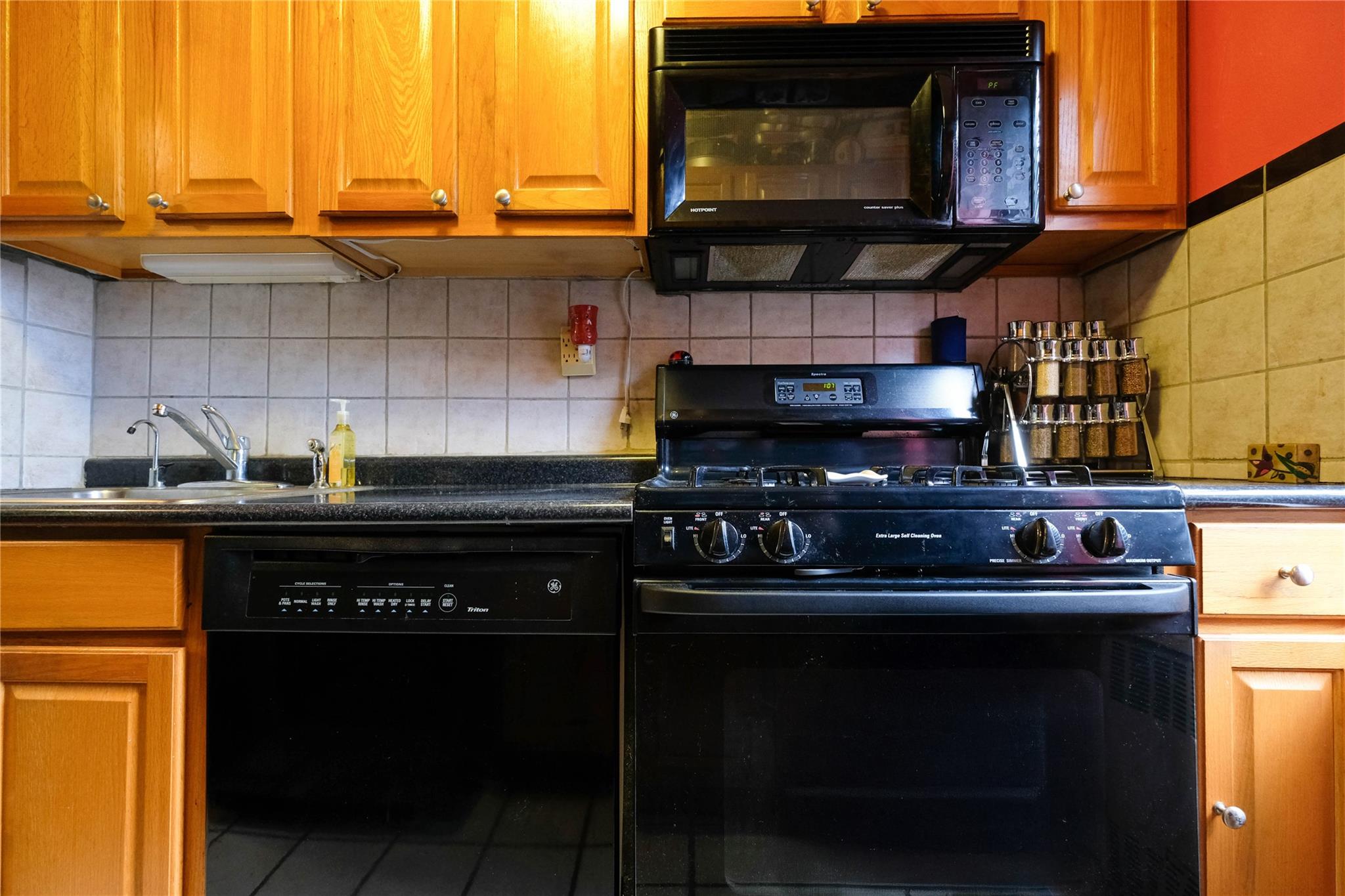 320 Atlantic Avenue # B4, East Rockaway, NY 11518