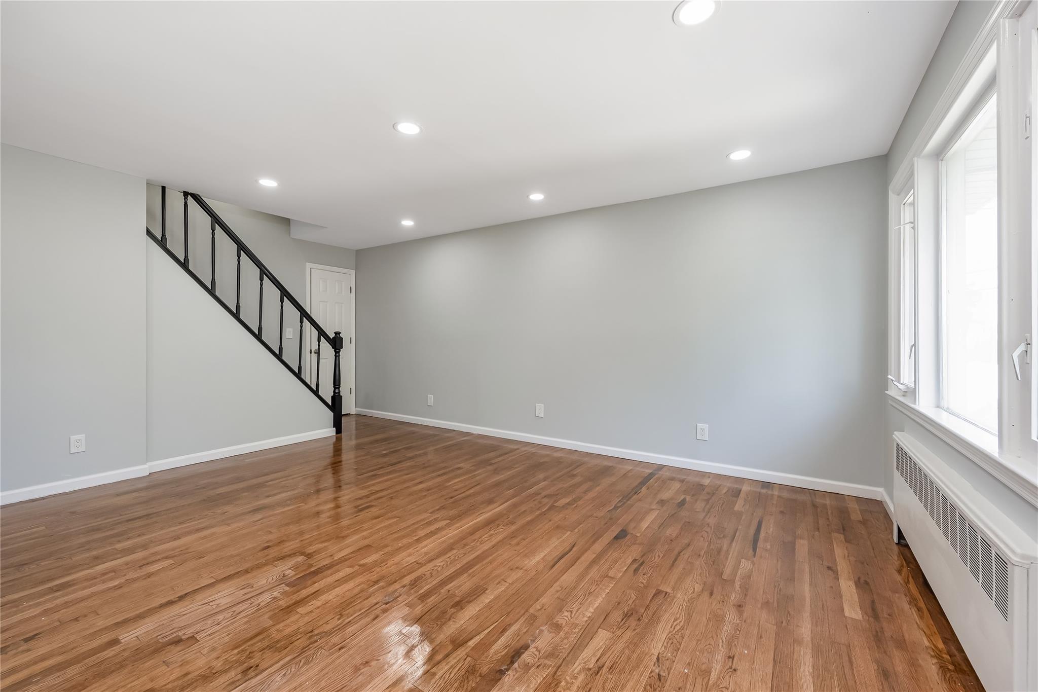 594 Fenworth Boulevard, Franklin Square, NY 11010