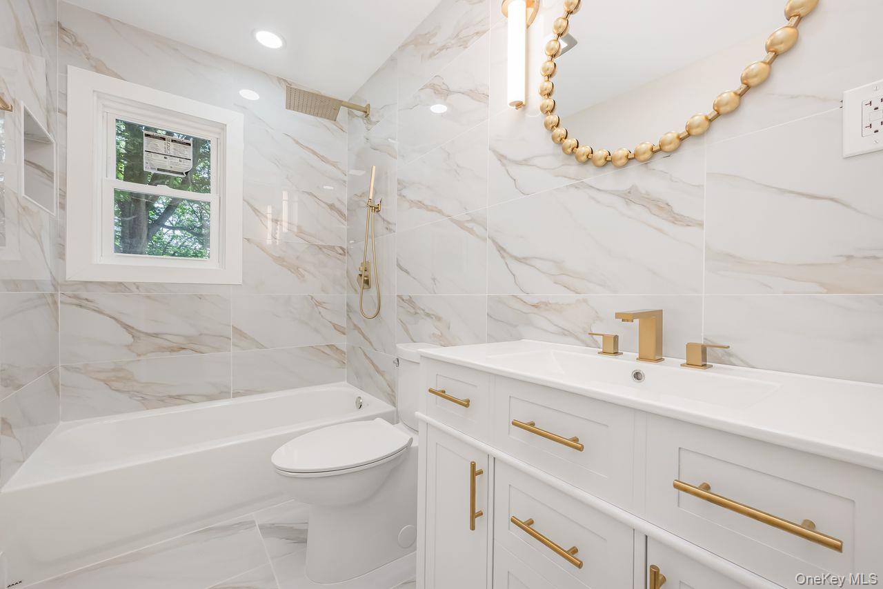 18 Maple Place, Huntington, NY 11743