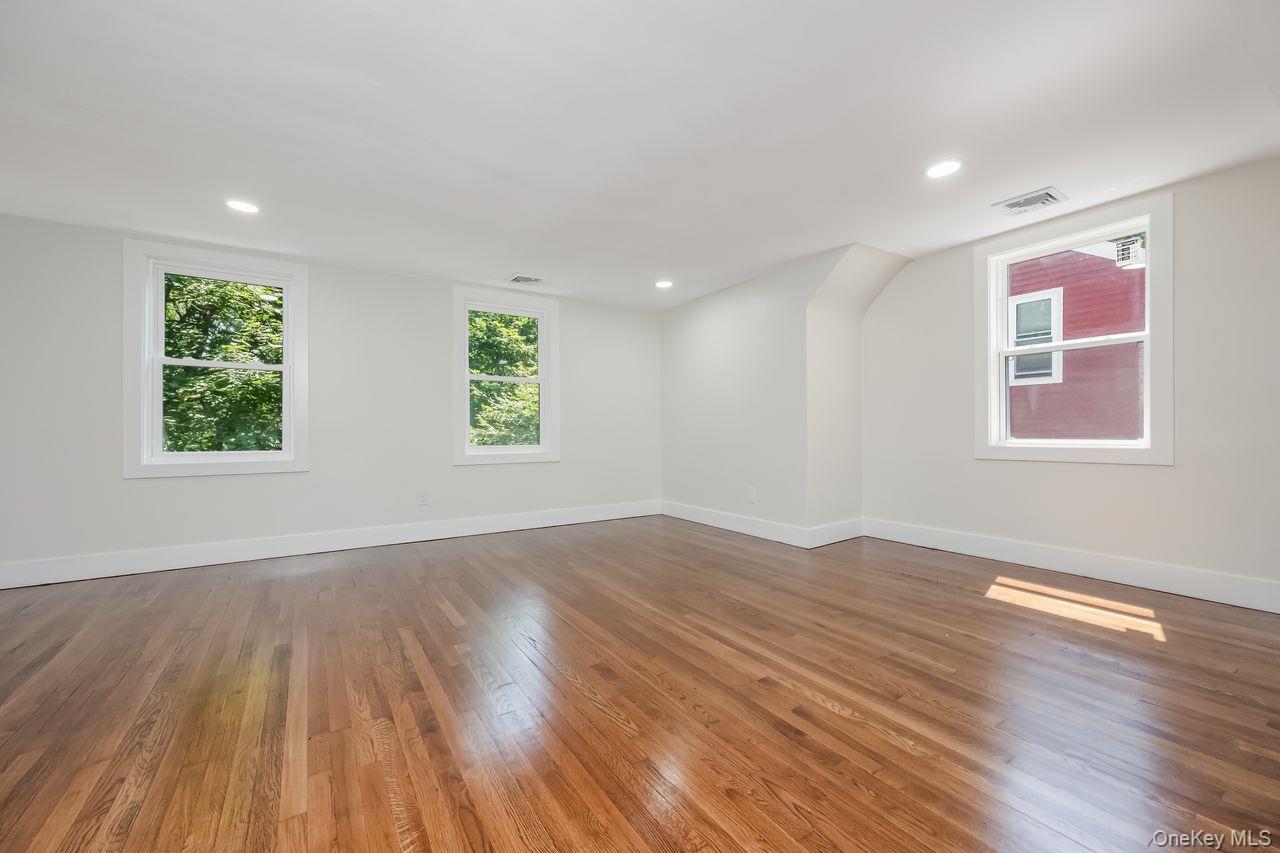 18 Maple Place, Huntington, NY 11743