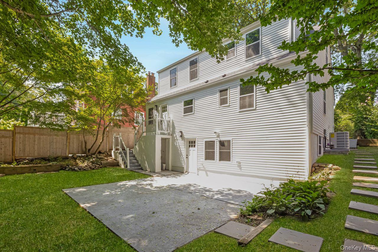 18 Maple Place, Huntington, NY 11743