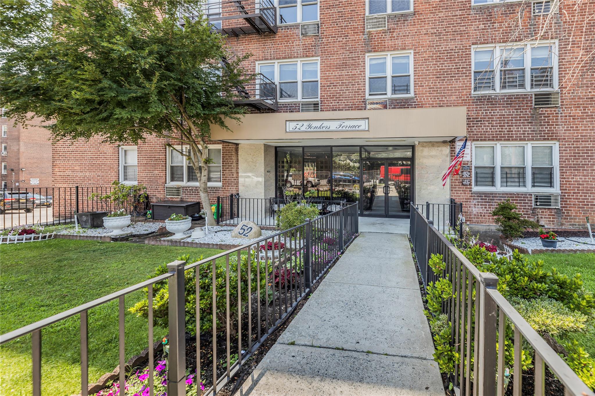 52 Yonkers Terrace # 2E, Yonkers, NY 10704