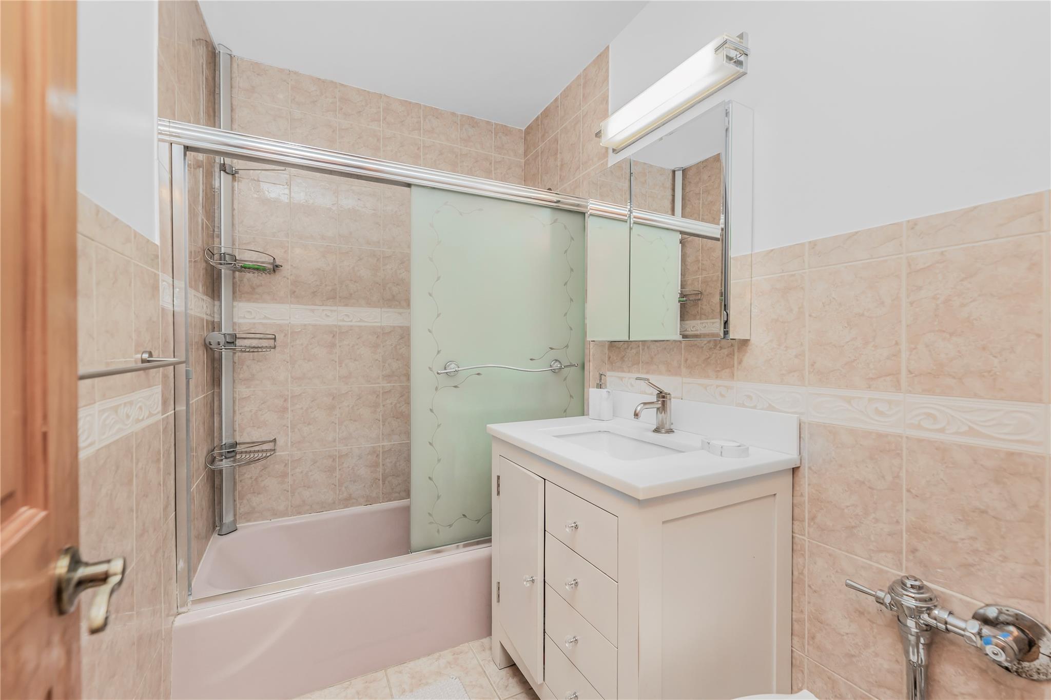 52 Yonkers Terrace # 2E, Yonkers, NY 10704